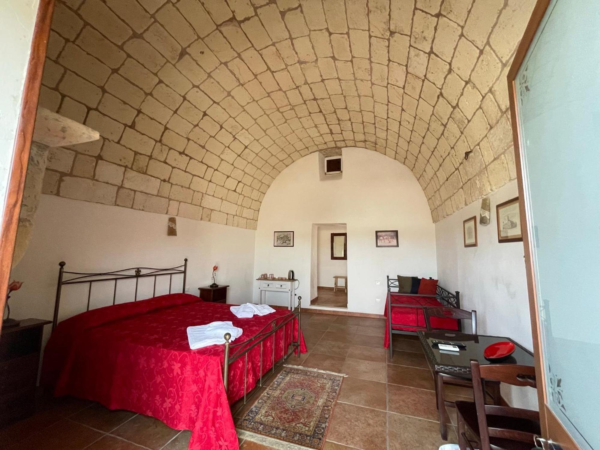 Agriturismo Masseria Saittole Carpignano Salentino Exteriör bild