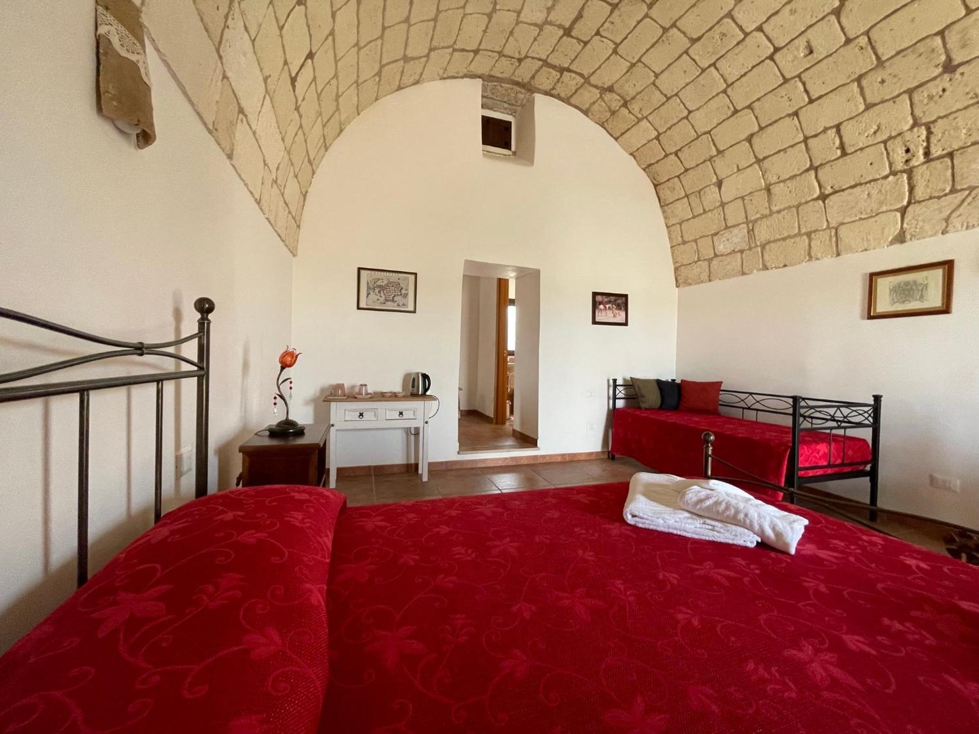 Agriturismo Masseria Saittole Carpignano Salentino Exteriör bild